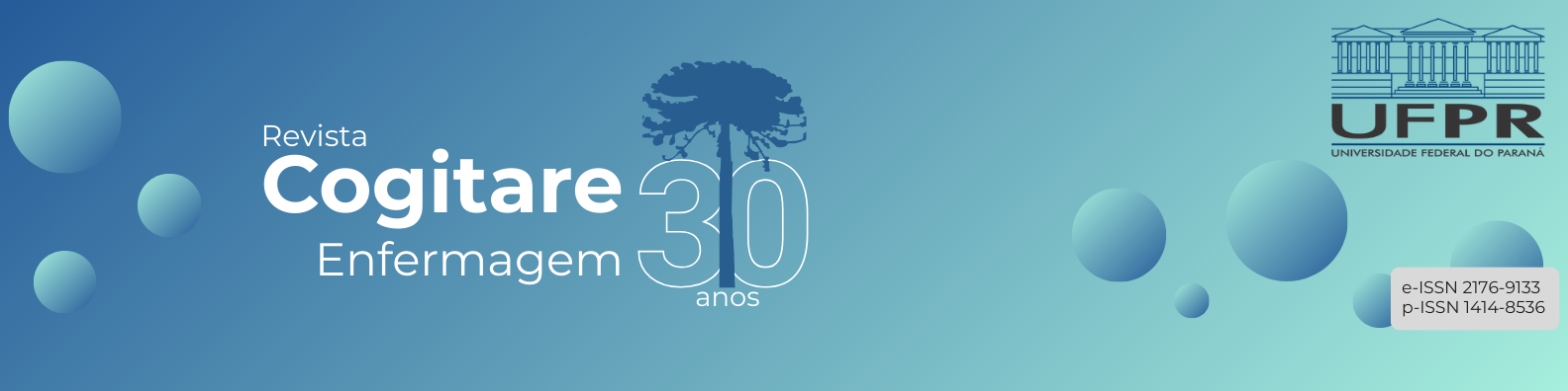 Banner da revista Cogitare Enfermagem. À esquerda, o nome 'Cogitare Enfermagem' aparece em azul, com a palavra 'Revista' na vertical ao lado de uma ilustração de uma araucária. No canto superior direito, o logotipo da Universidade Federal do Paraná (UFPR), representado por uma ilustração do prédio histórico. Abaixo do logotipo, os números ISSN: 2176-9133 (eletrônico) e 1414-8536 (impresso). O fundo tem um degradê suave em tons de azul e verde.
